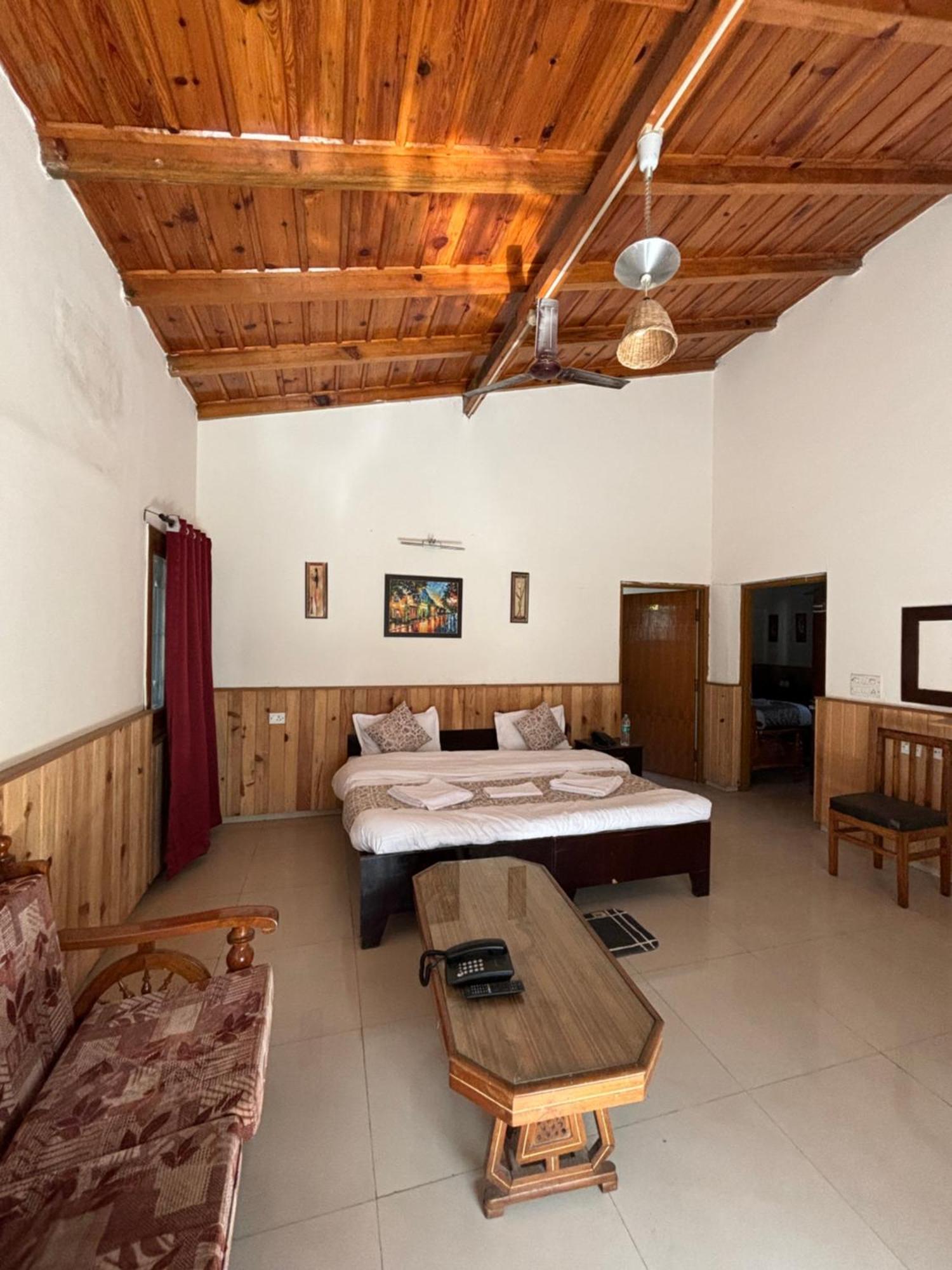 Ivy The Boutique Hotel Near Neem Karoli Temple Нейнитал Екстериор снимка