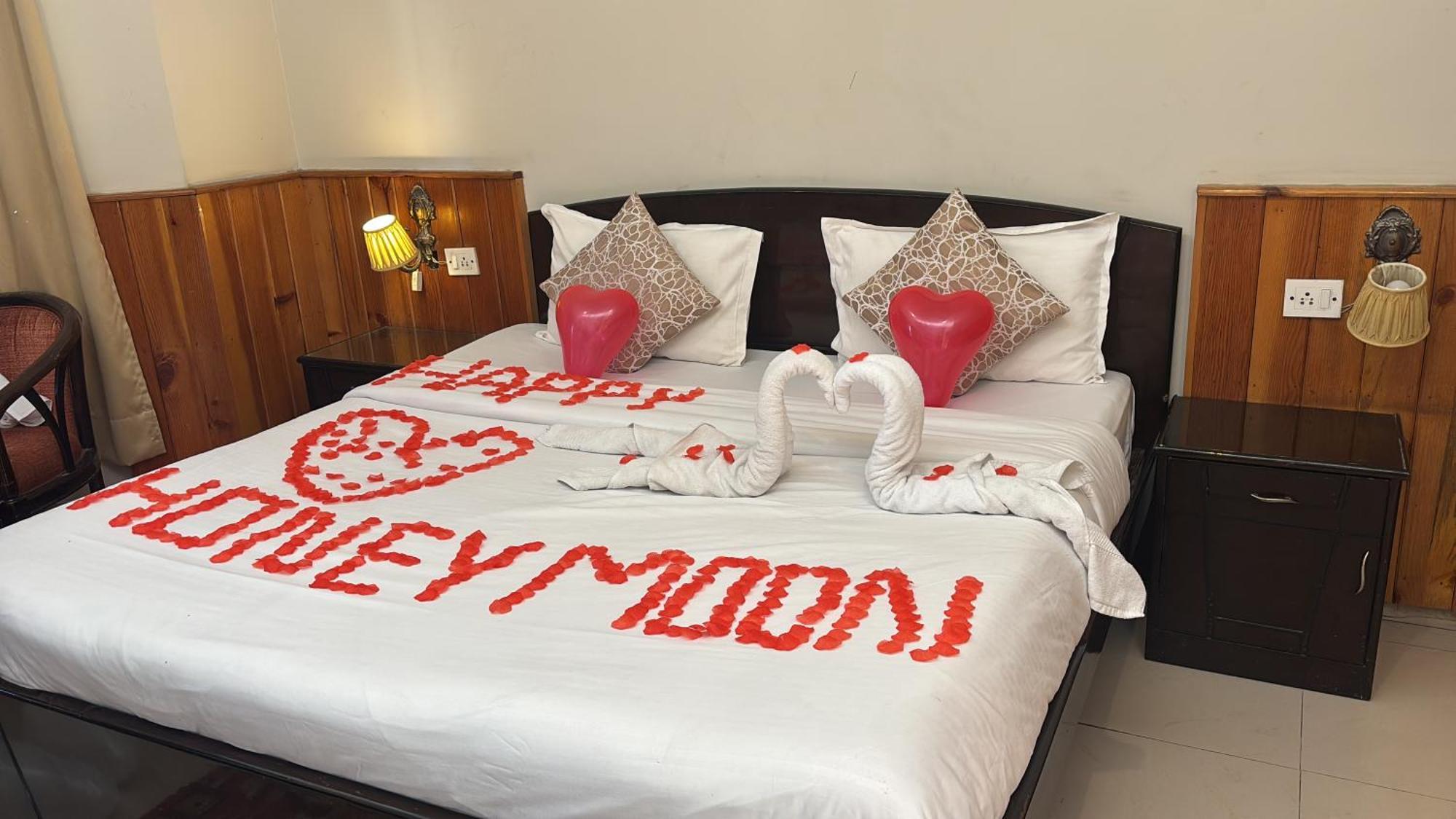 Ivy The Boutique Hotel Near Neem Karoli Temple Нейнитал Екстериор снимка
