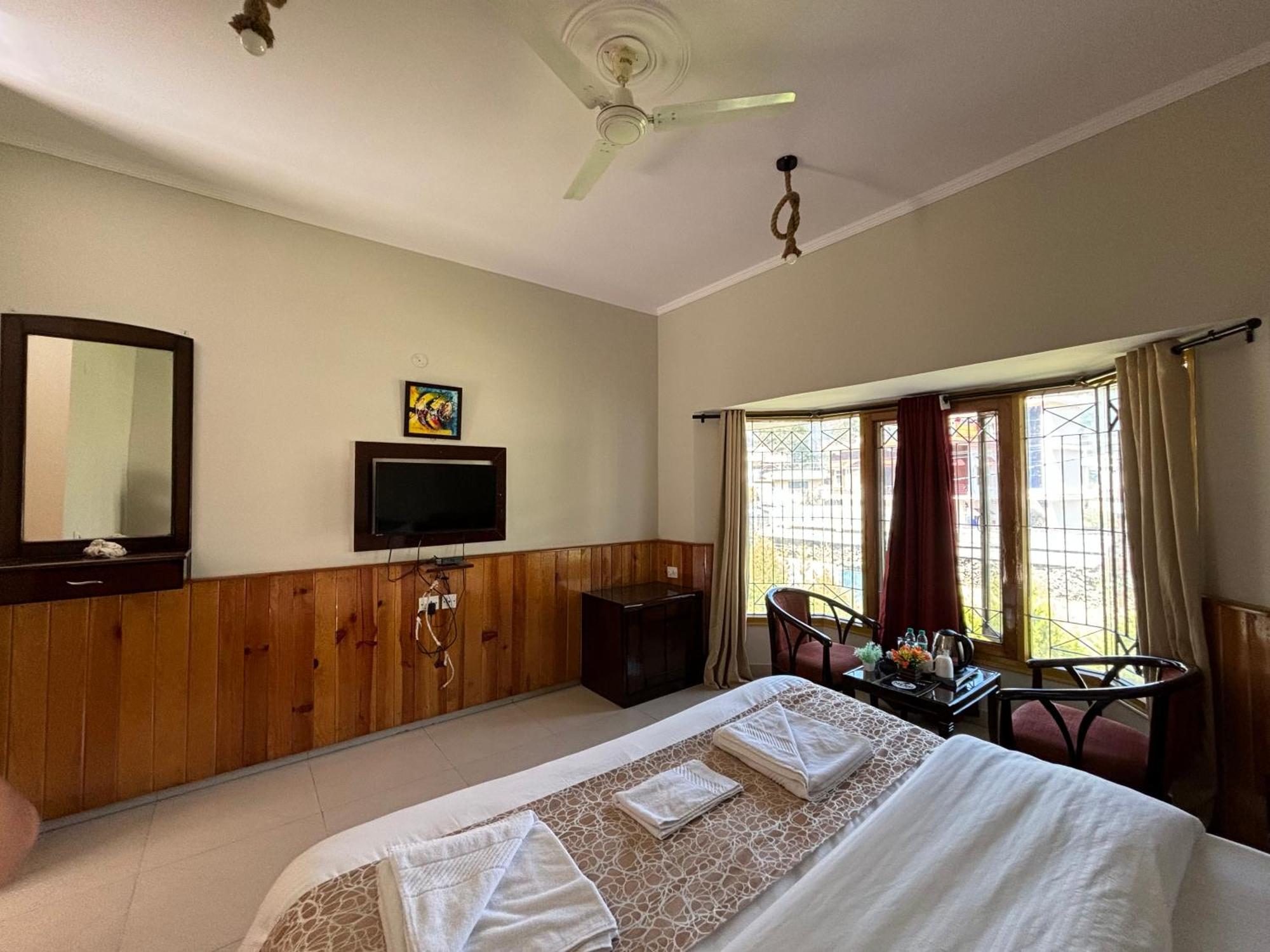 Ivy The Boutique Hotel Near Neem Karoli Temple Нейнитал Екстериор снимка