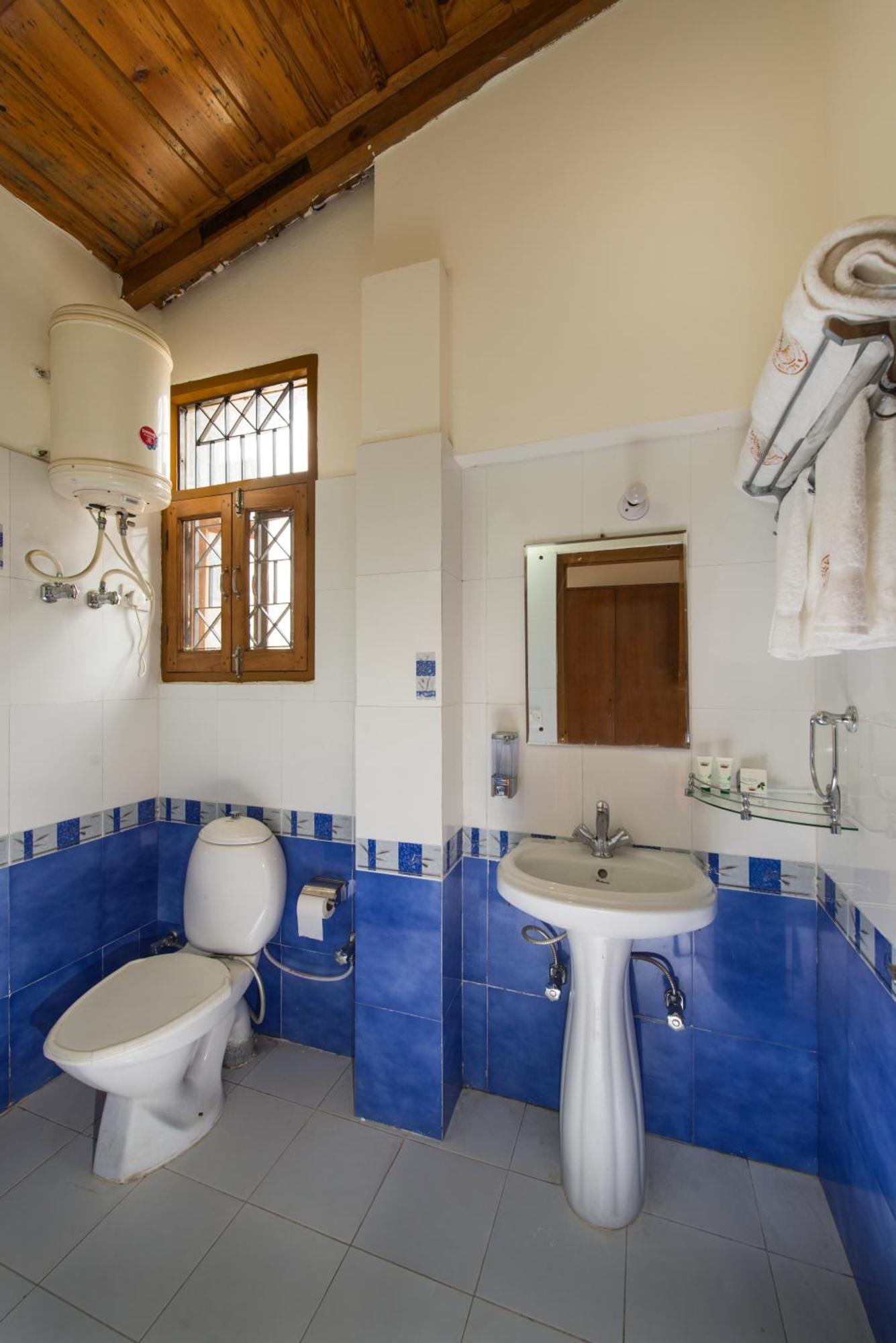 Ivy The Boutique Hotel Near Neem Karoli Temple Нейнитал Екстериор снимка