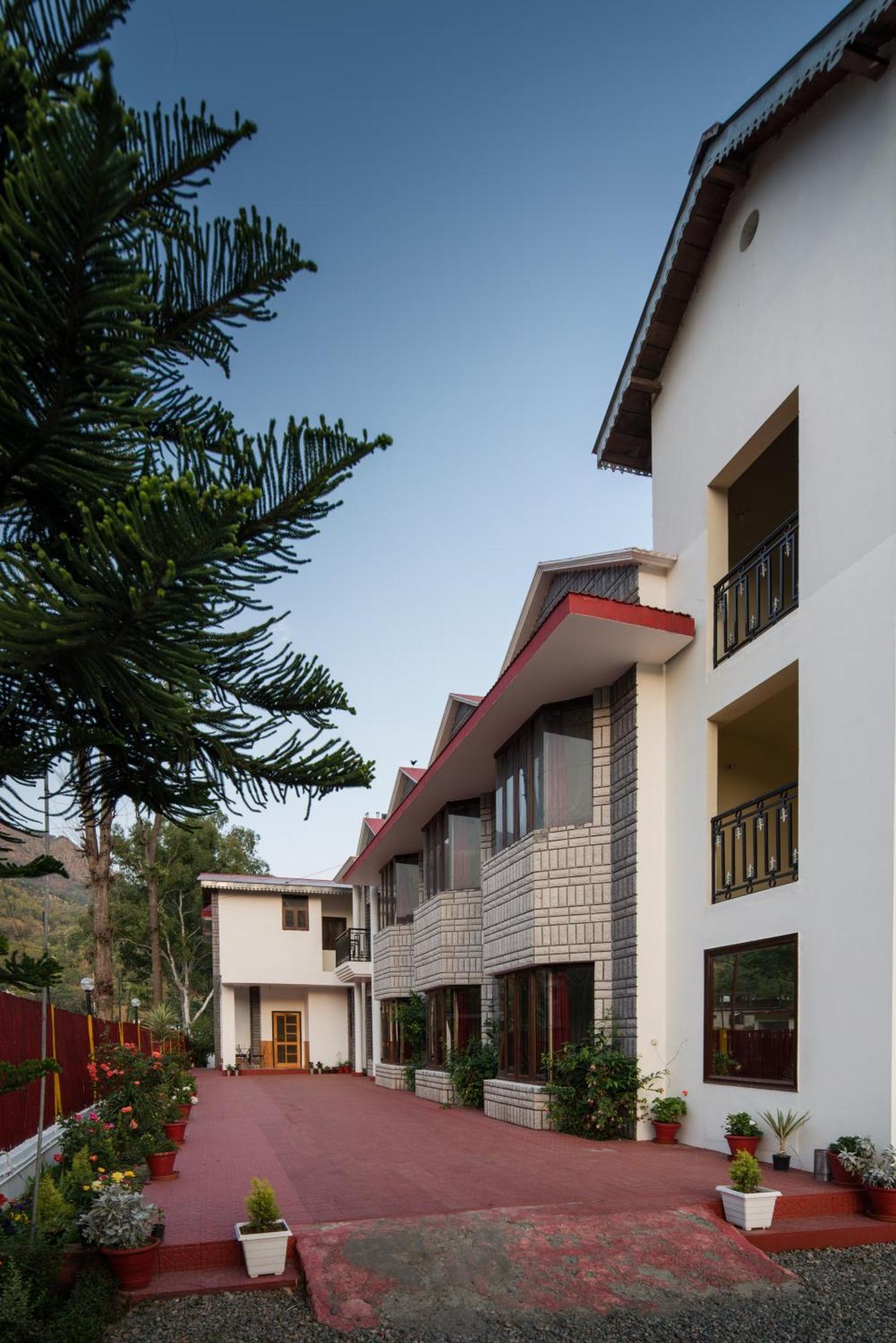 Ivy The Boutique Hotel Near Neem Karoli Temple Нейнитал Екстериор снимка