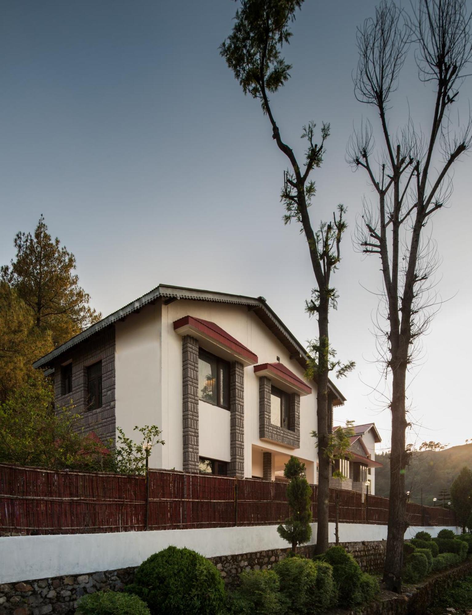 Ivy The Boutique Hotel Near Neem Karoli Temple Нейнитал Екстериор снимка